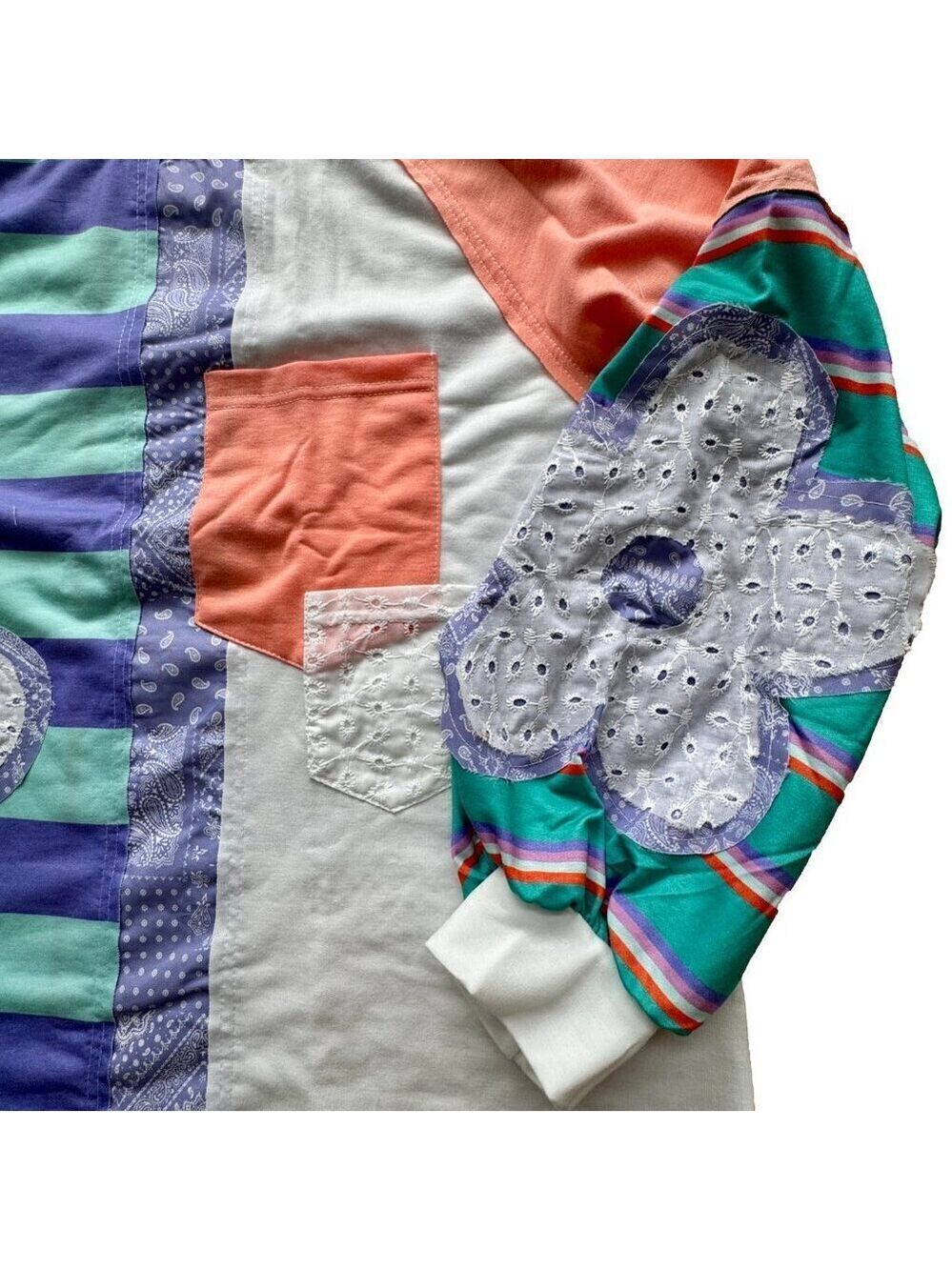 Appliqued Floral Lightweight Oversized Sweatshirt Size Large NWOT - Picture 9 of 16